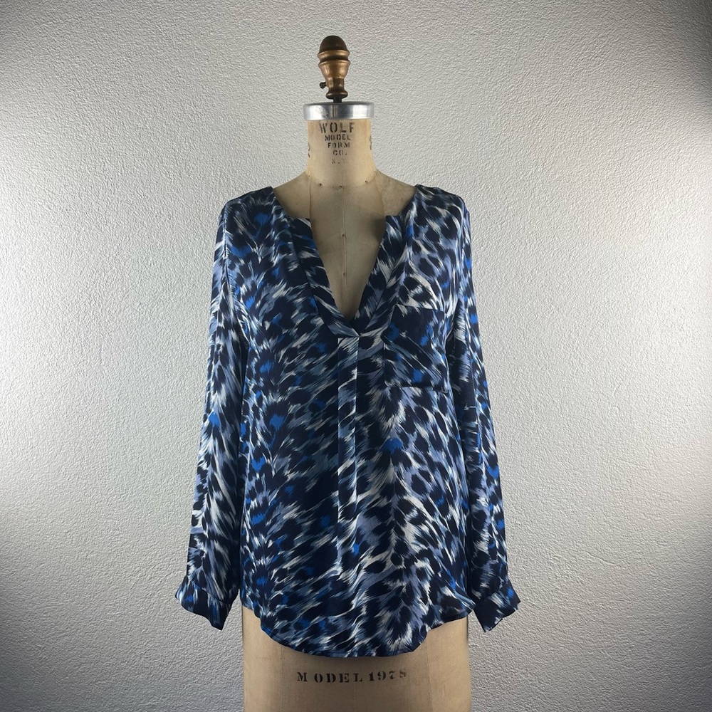 Joie l XS Silk Blue Animal Leopard Print Pleated V-neck Henley Blouse Shirt Top